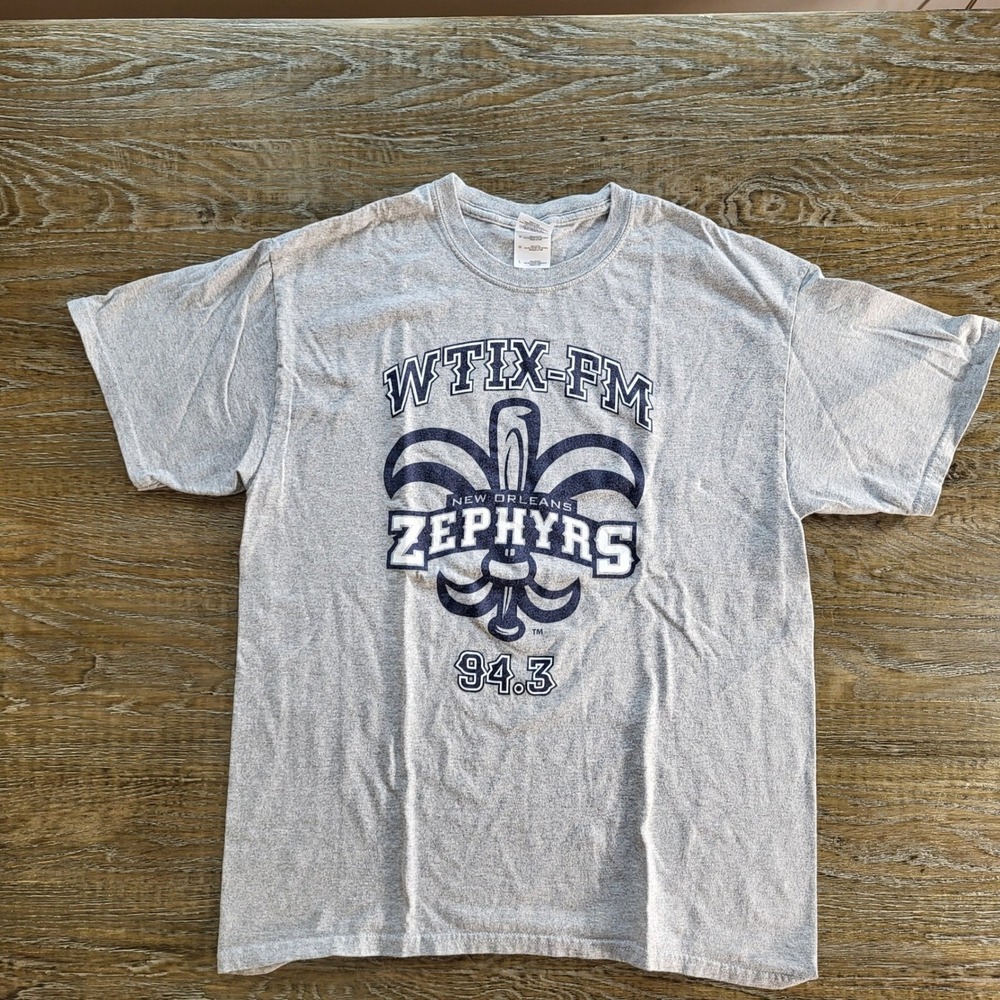 Gildan New Orleans Zephyrs WTIX-FM 94.3 T-Shirt Mens Large Gray Fleur De Lis L